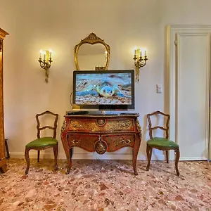 Apartment Venezianischer Palazzo Mit Kostenlosen Wlan Nähe Markusplatz, Venedig